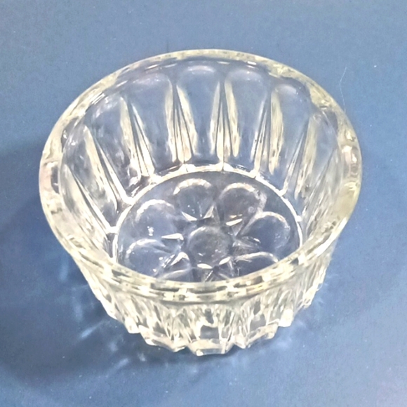 Vintage Mid-Century Clear Glass Powder Jar with Lidded Atomic Sunburst Base - Picture 6 of 7